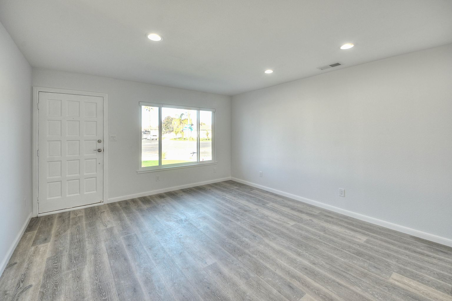 3BR/2BA Single Family House on Monroe St · Santa Clara photo 5