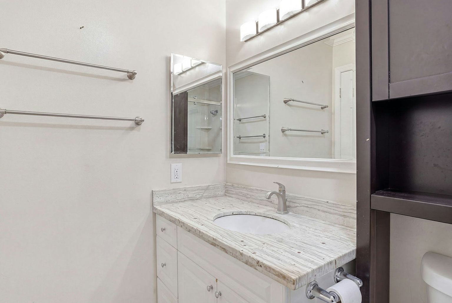 2524 Roblar Ln photo 2