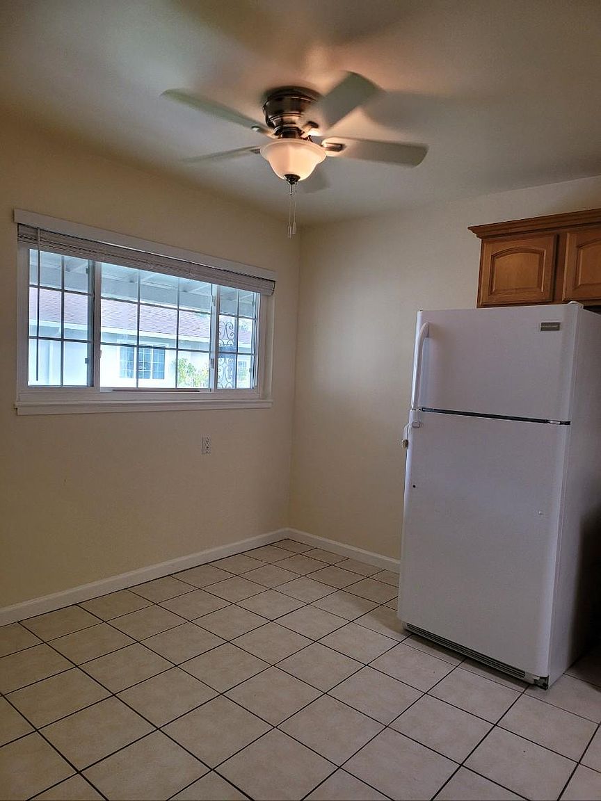 3325 Clair Ct photo 2