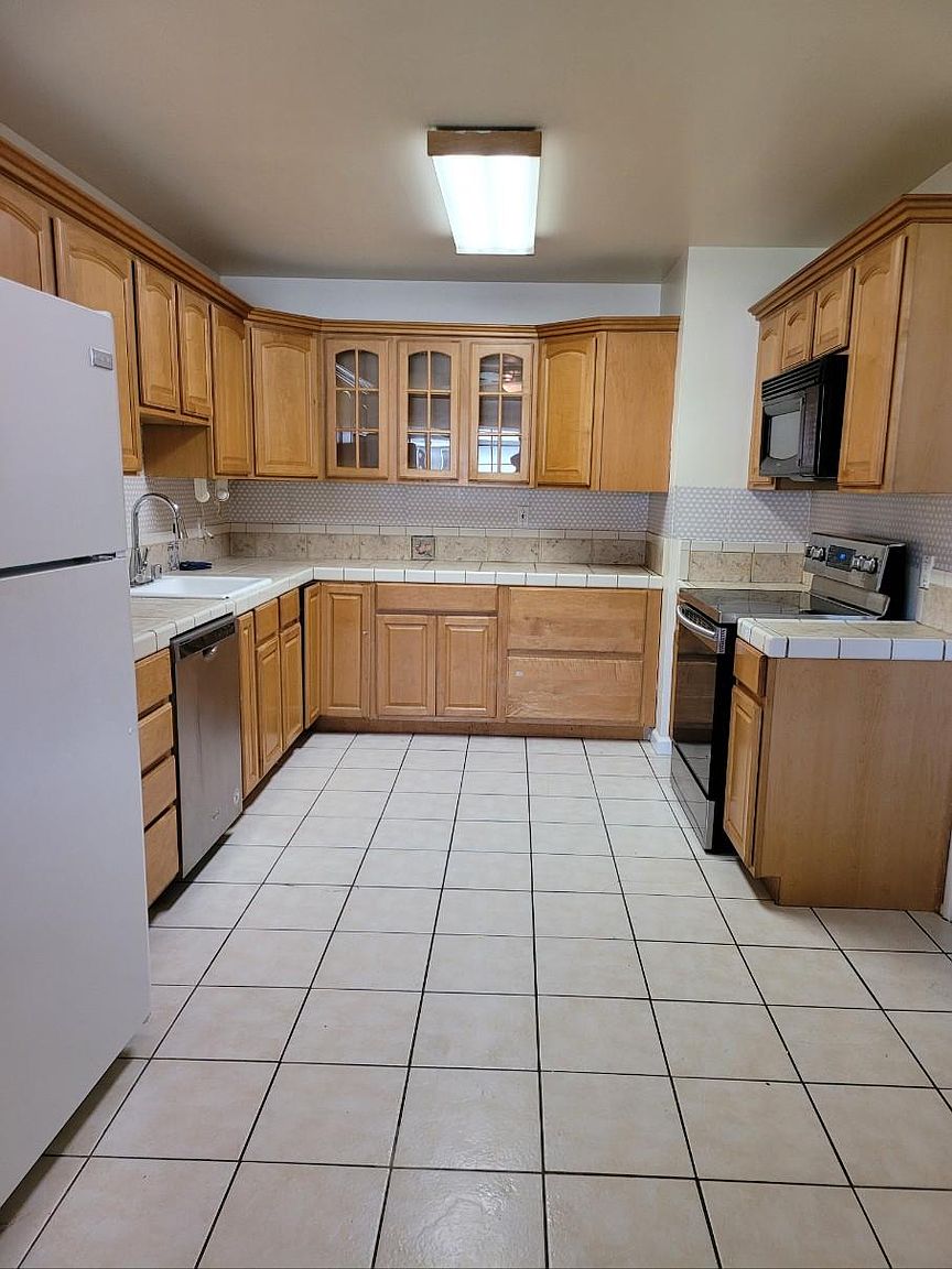 3325 Clair Ct photo 3