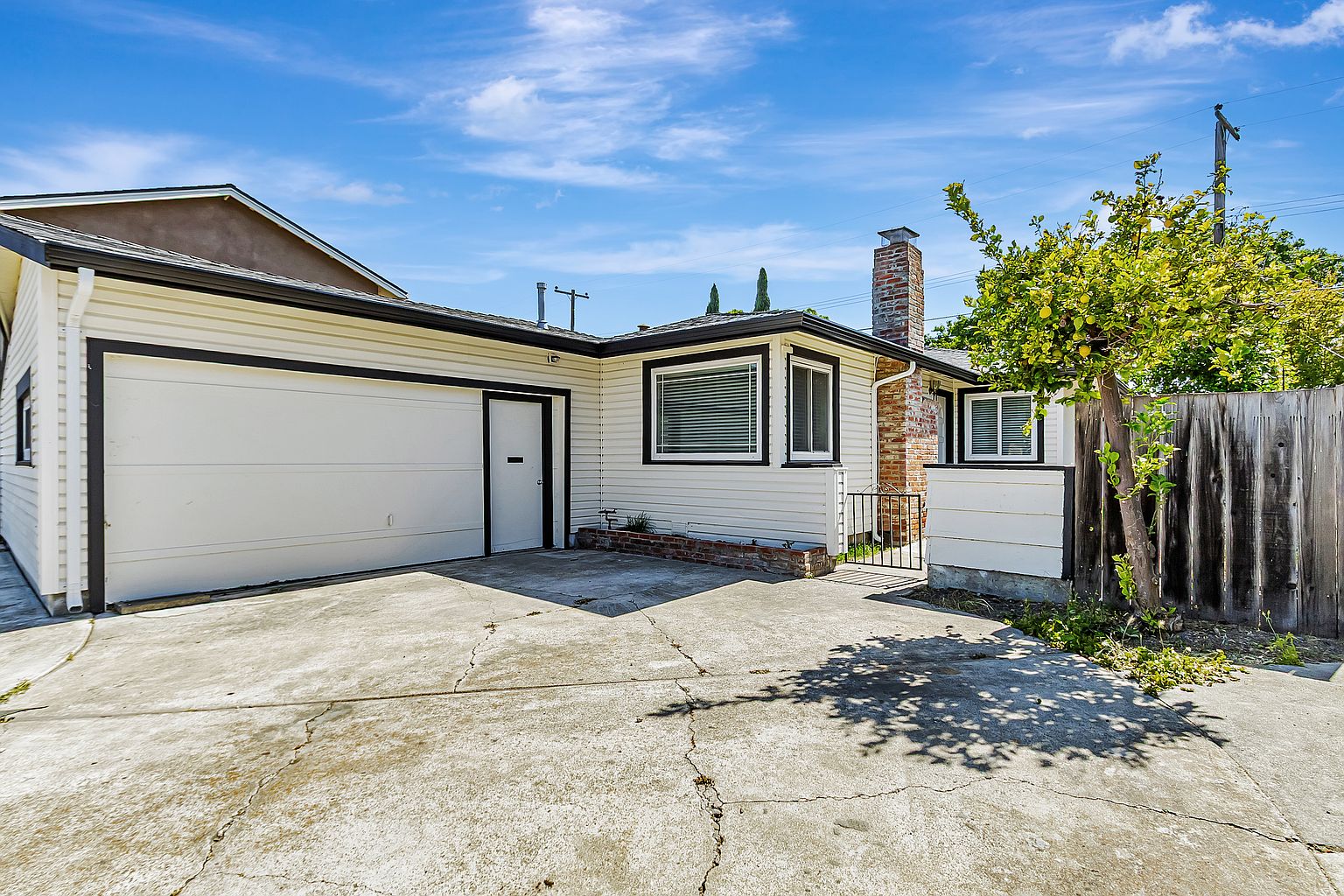 2158 San Rafael Ave photo 2