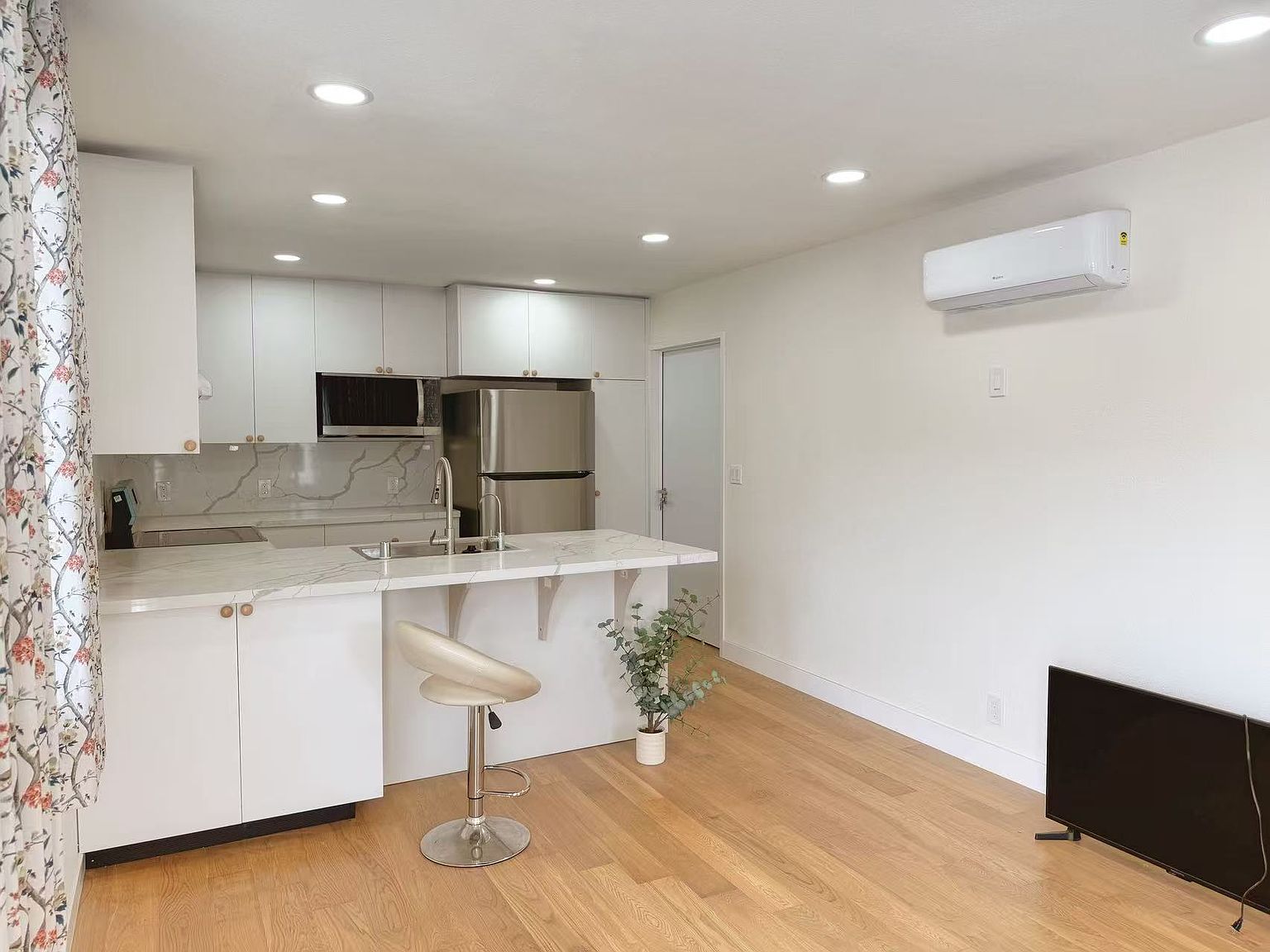 1BR/1BA Single Family House on Sahara Way · Santa Clara
