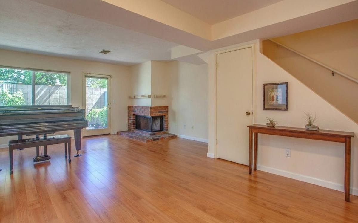 2040 Main St Santa Clara, CA 95050 photo 2