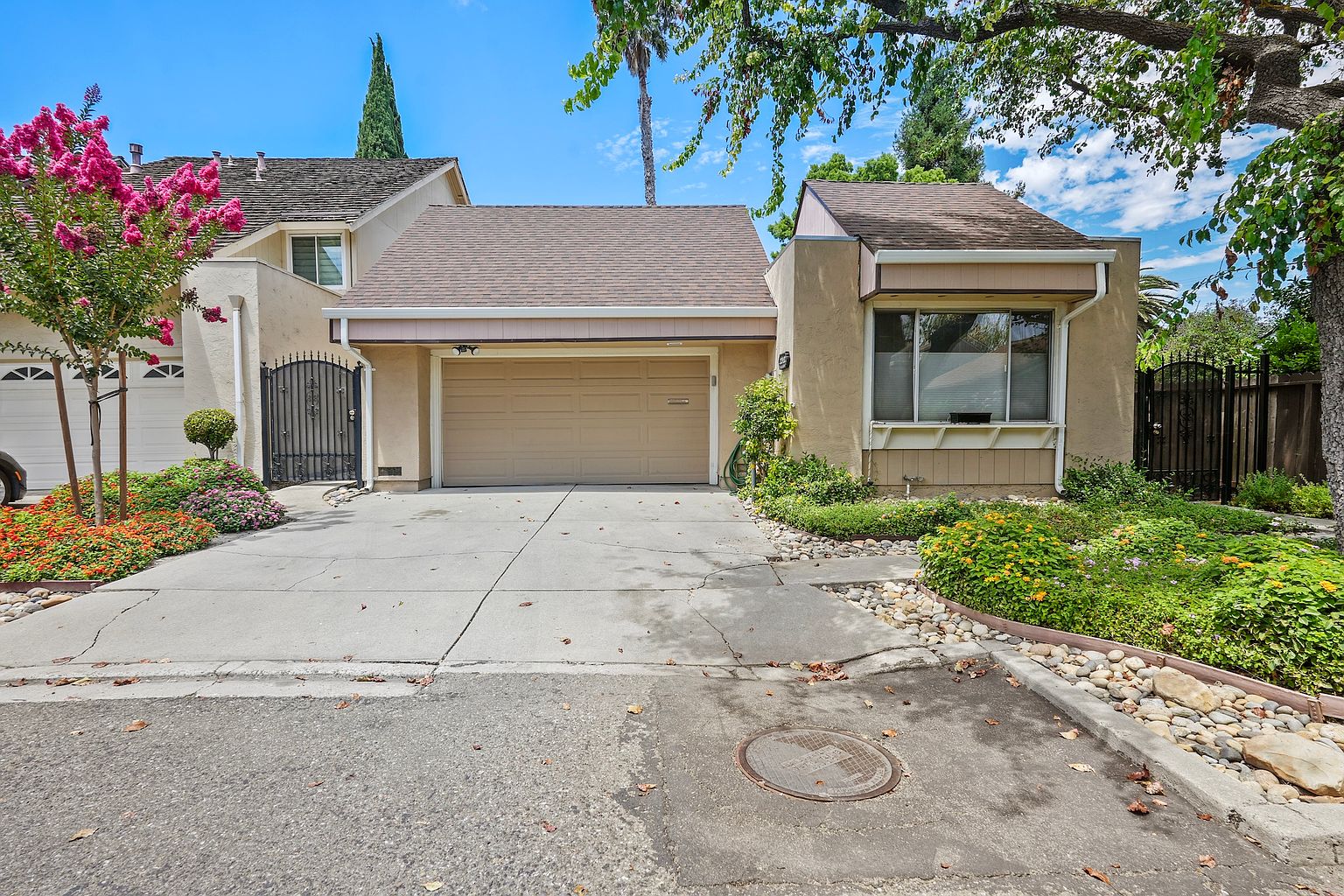 2340 Park Ave photo 2