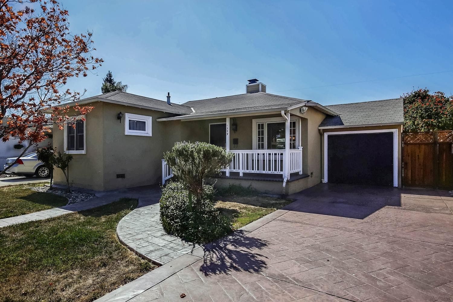 1359 Keoncrest Ave photo 2