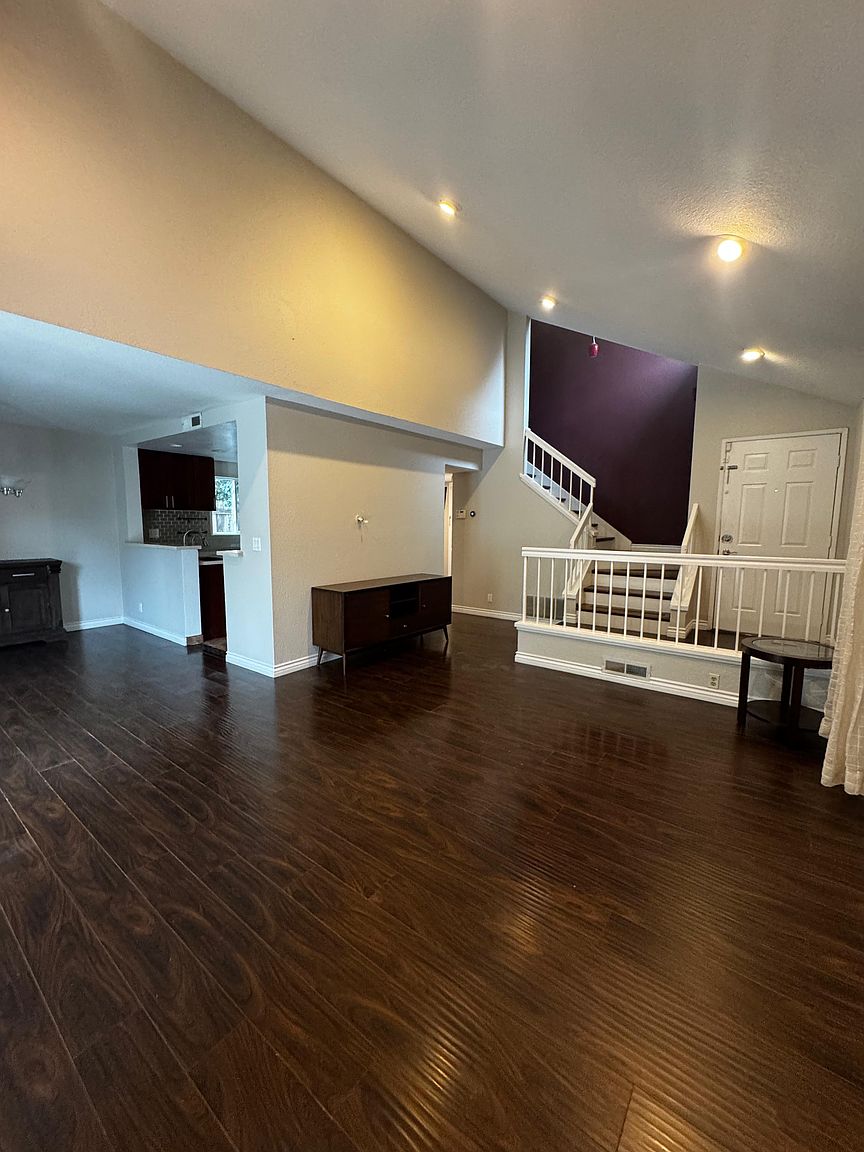 1655 Lederer Cir photo 3