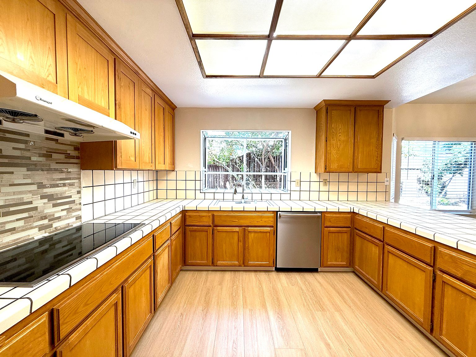 1590 Adolfo Dr photo 2