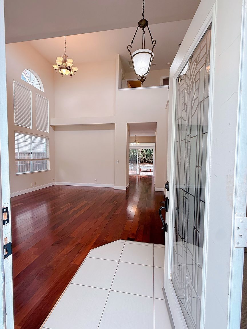 1611 Mission Springs Cir photo 5