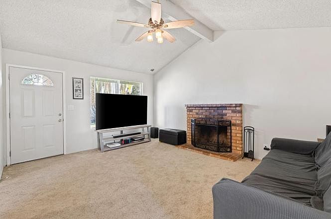 2249 Shadowtree Dr photo 2