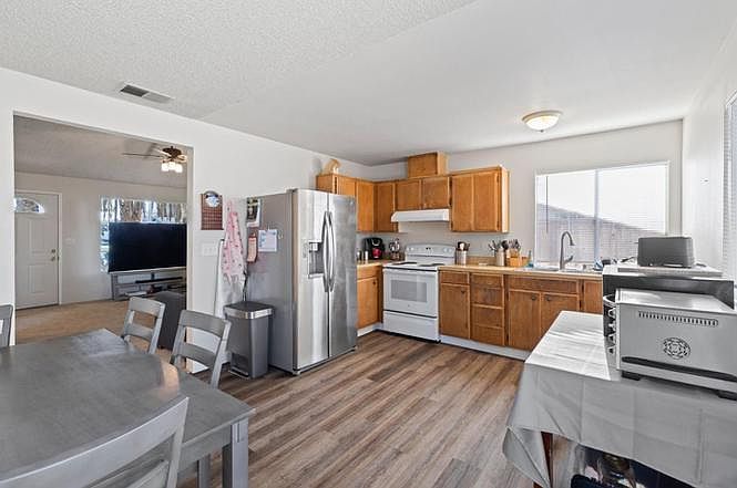2249 Shadowtree Dr photo 3