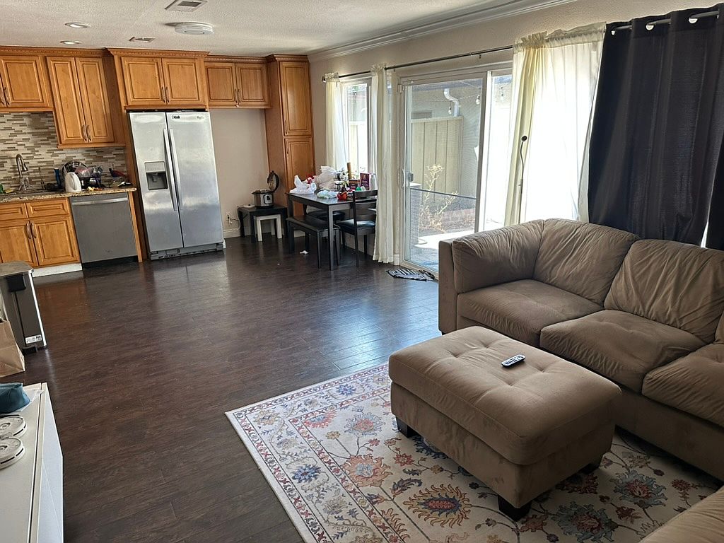 1105 Whirlow Pl photo 2