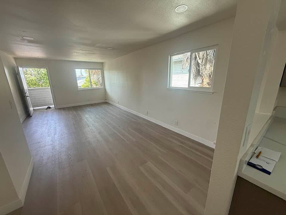 1812 Luby Dr photo 3