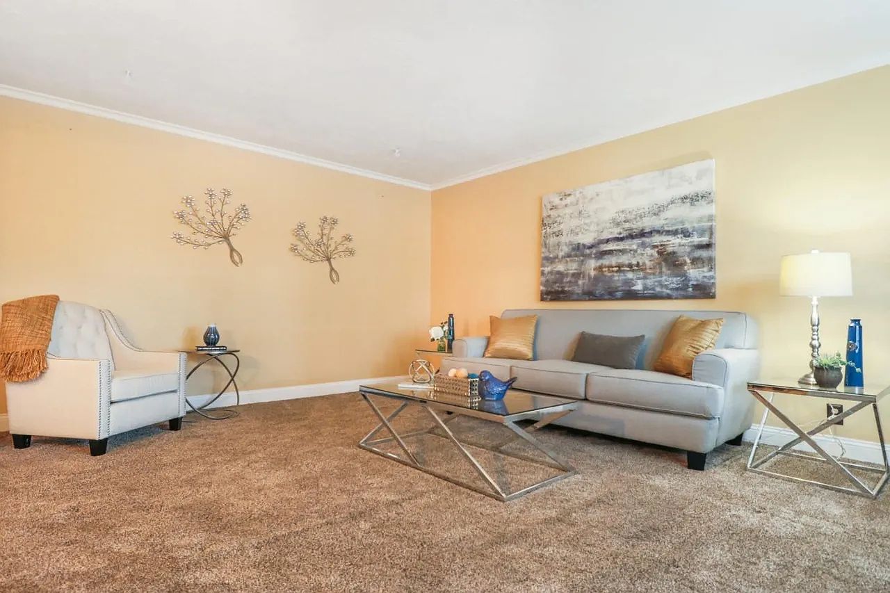 2065 Ensign Way photo 2