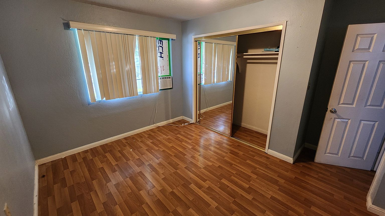 1235 Lewis St photo 2