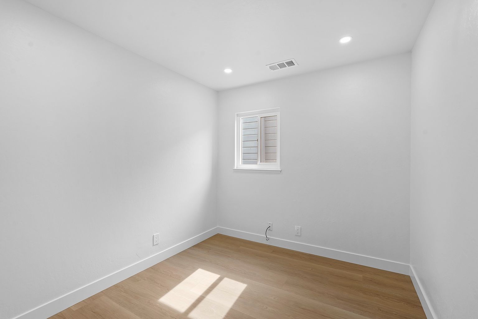 841 Harrison St photo 5