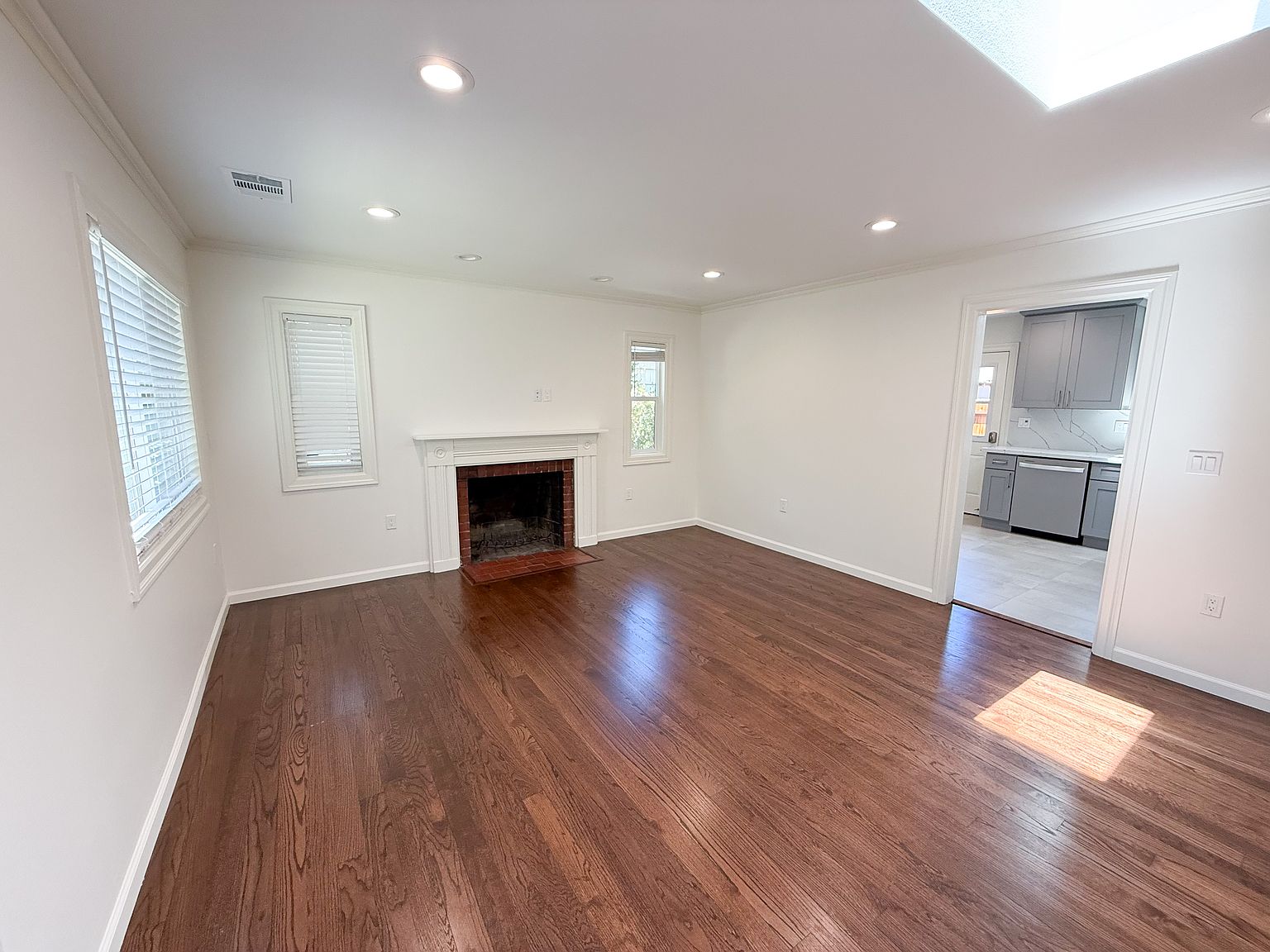 445 Alviso St photo 4