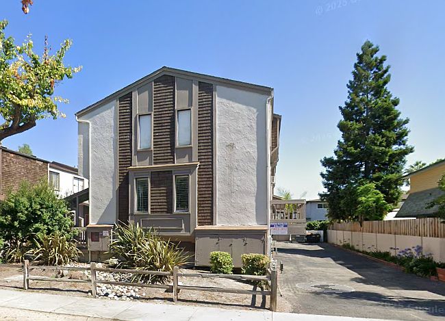 2BR/1BA Townhouse on Bellomy St · Santa Clara photo 2