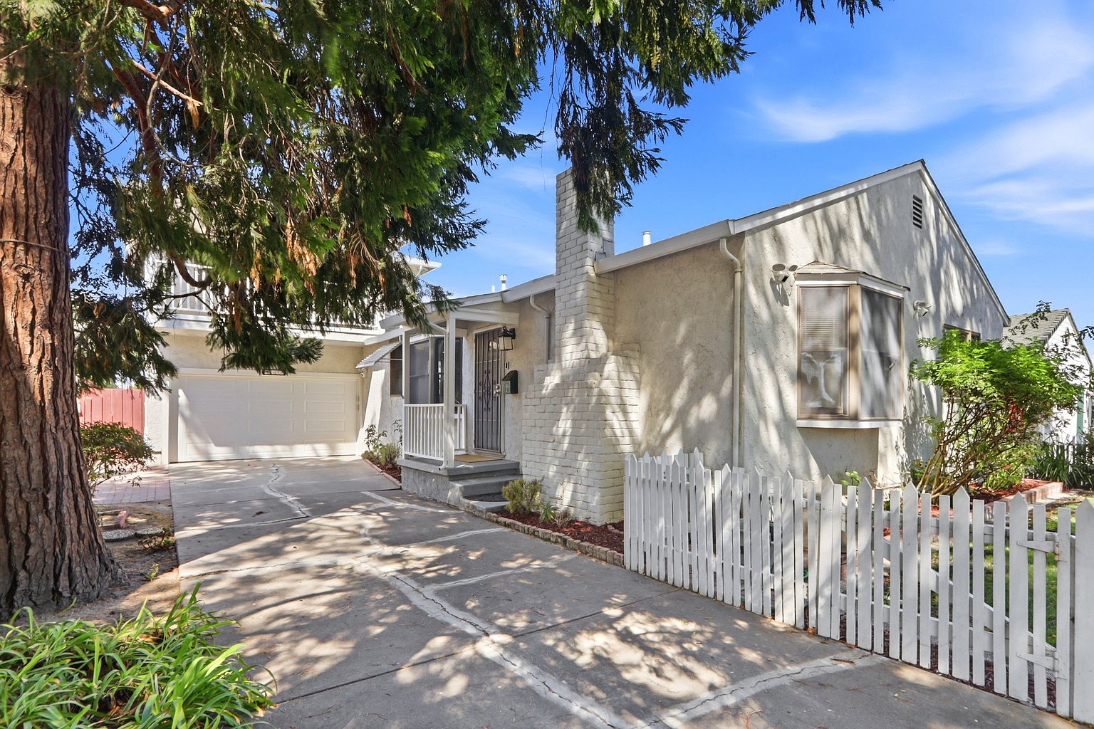 2355 Homewood Dr photo 3