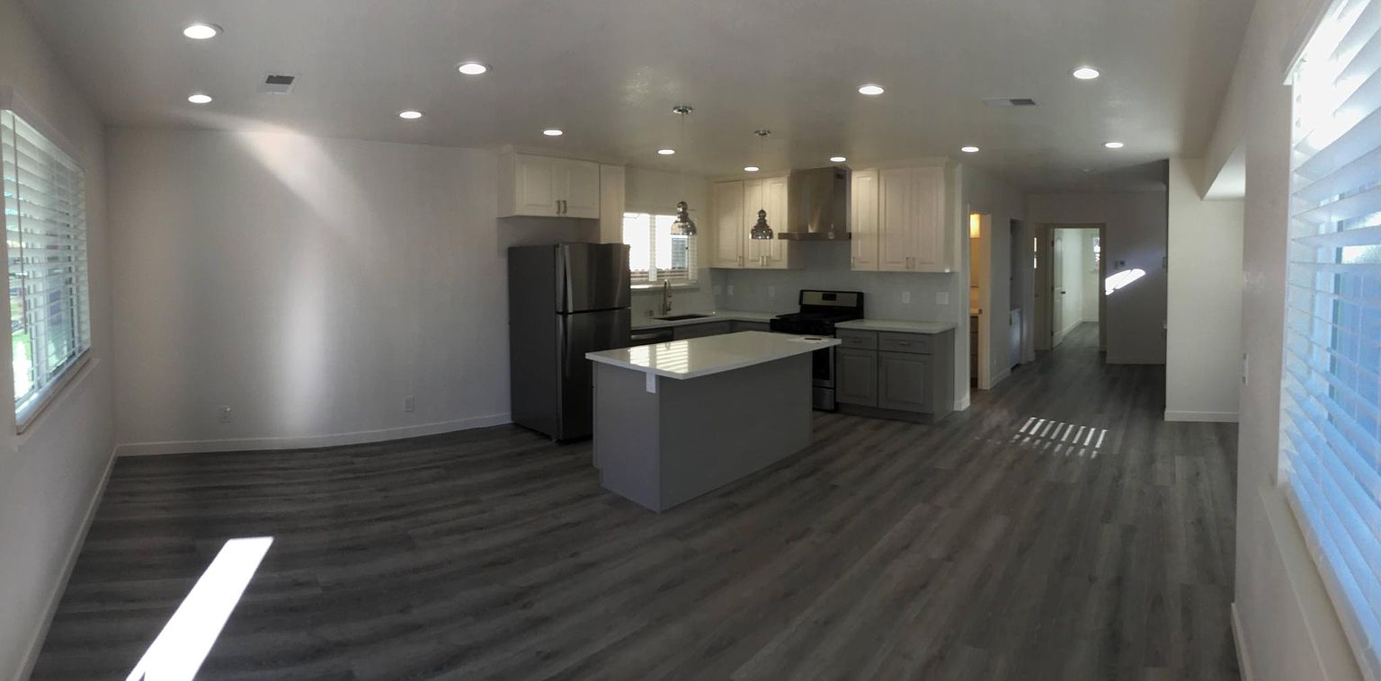 374 Raymond Ave photo 2
