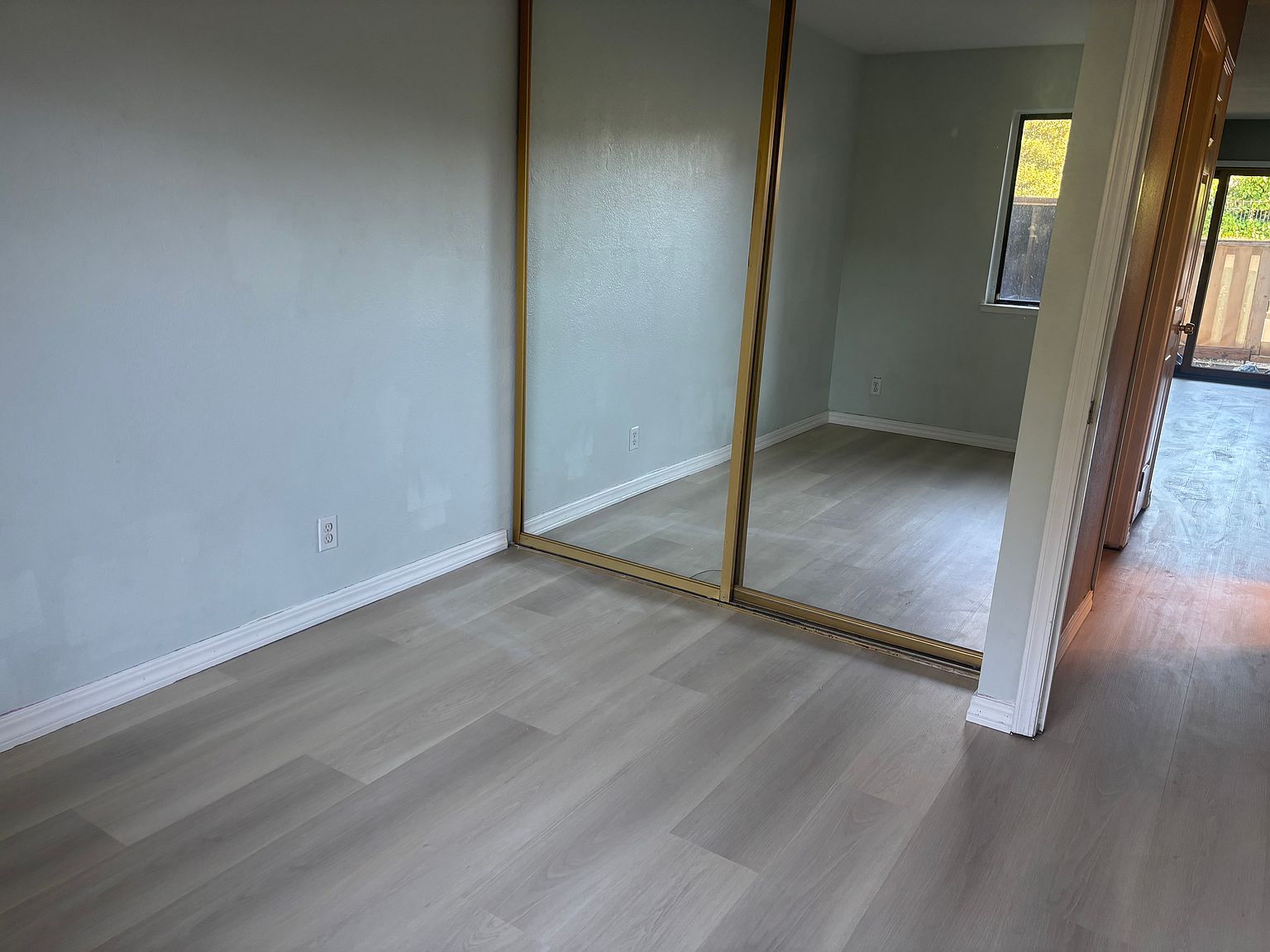 540 Chiechi Ave photo 2