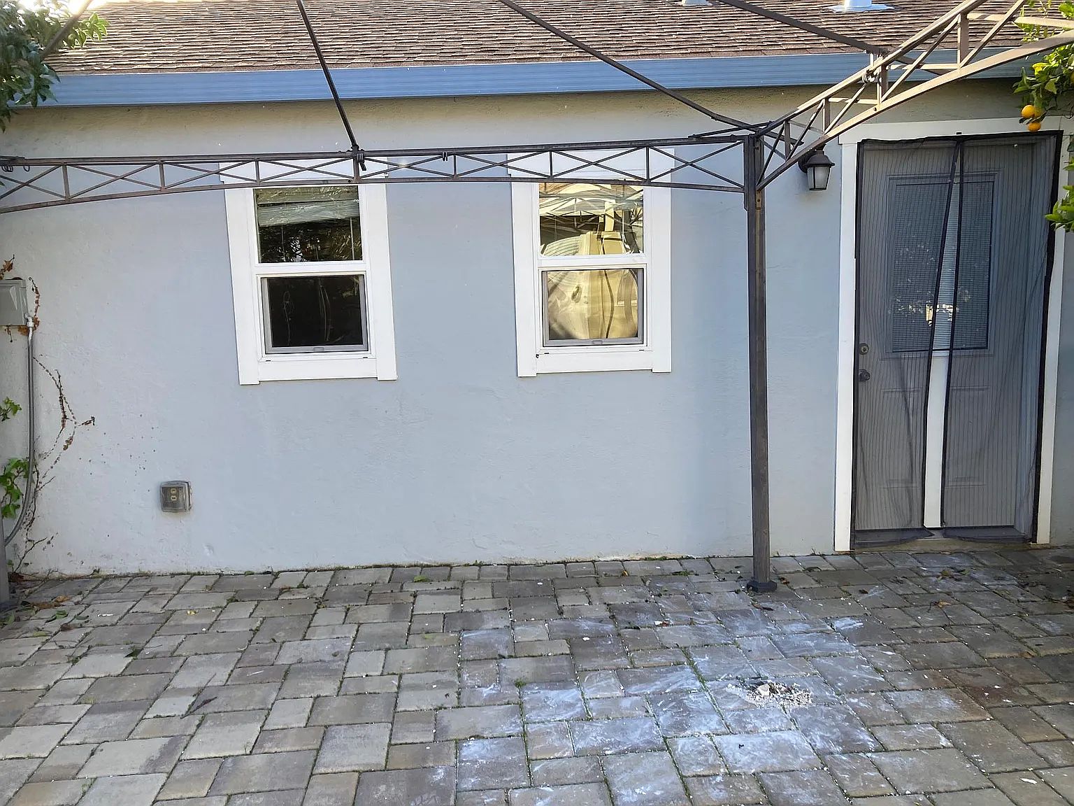 549 Laswell Ave photo 2