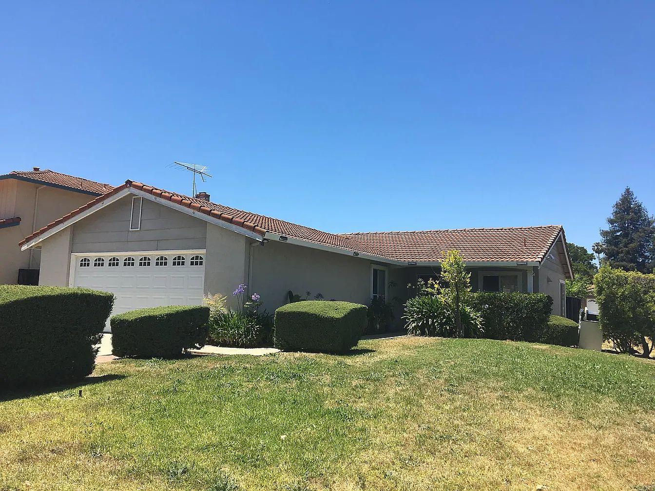 1745 Cheney Dr photo 2