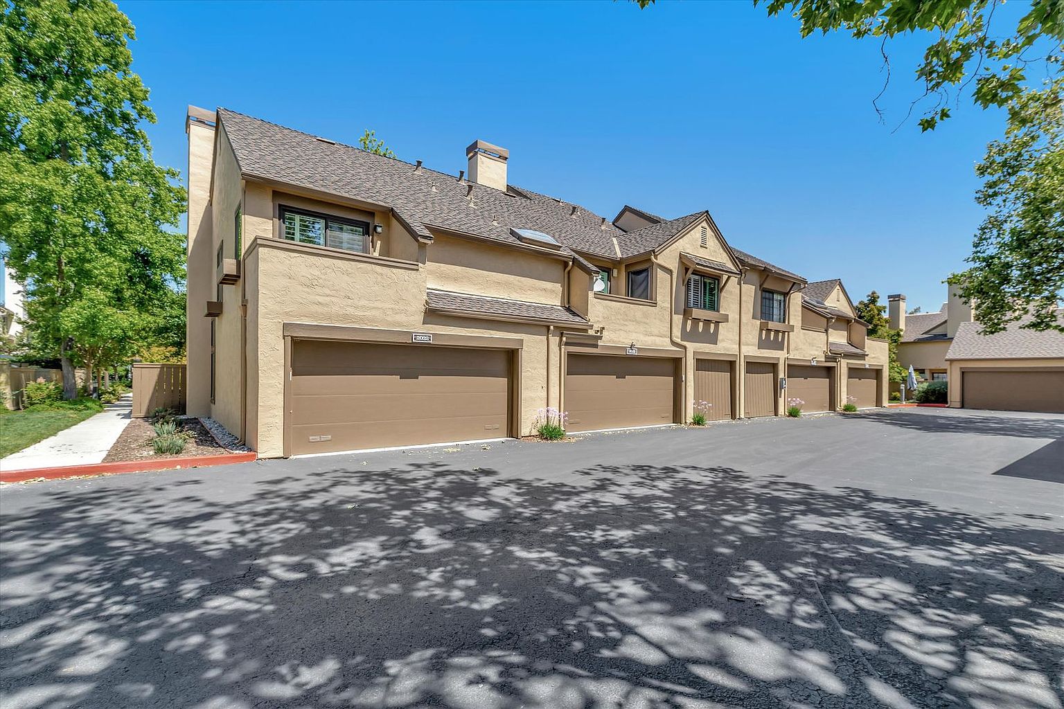 2032 Donovan Ct