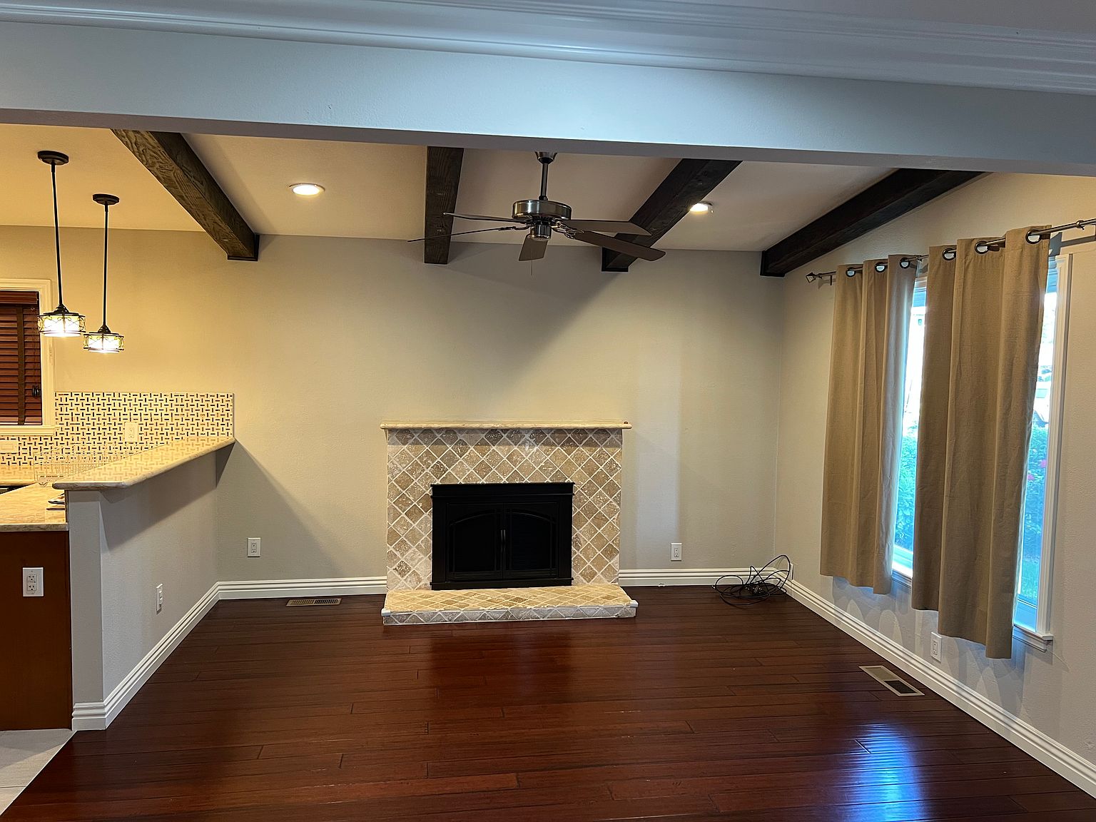 1294 Crowley Ave photo 4