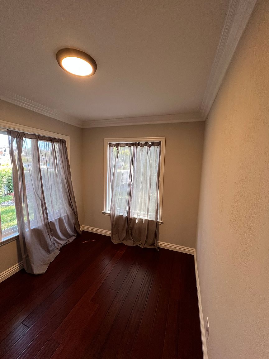1294 Crowley Ave photo 5