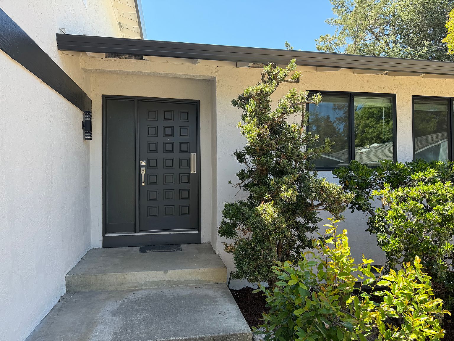 898 Pepper Tree Ct photo 2