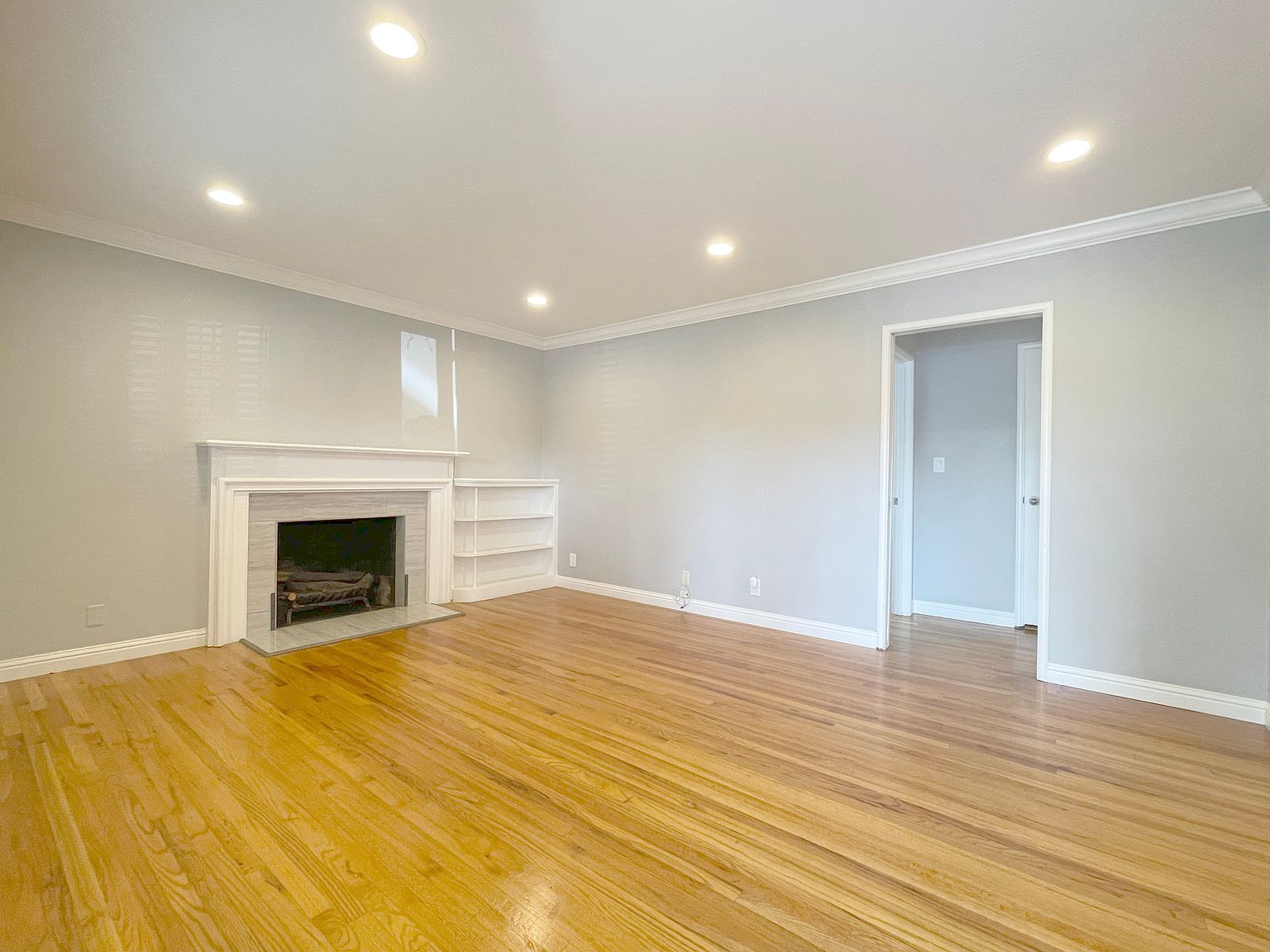 933 Sunlite Dr photo 2