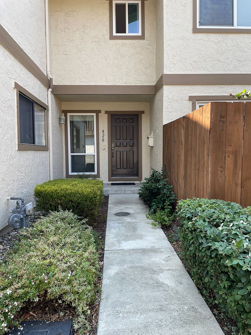 820 Bing Dr photo 3
