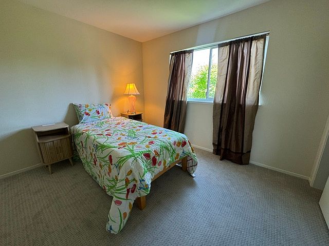 619 Robin Dr photo 5