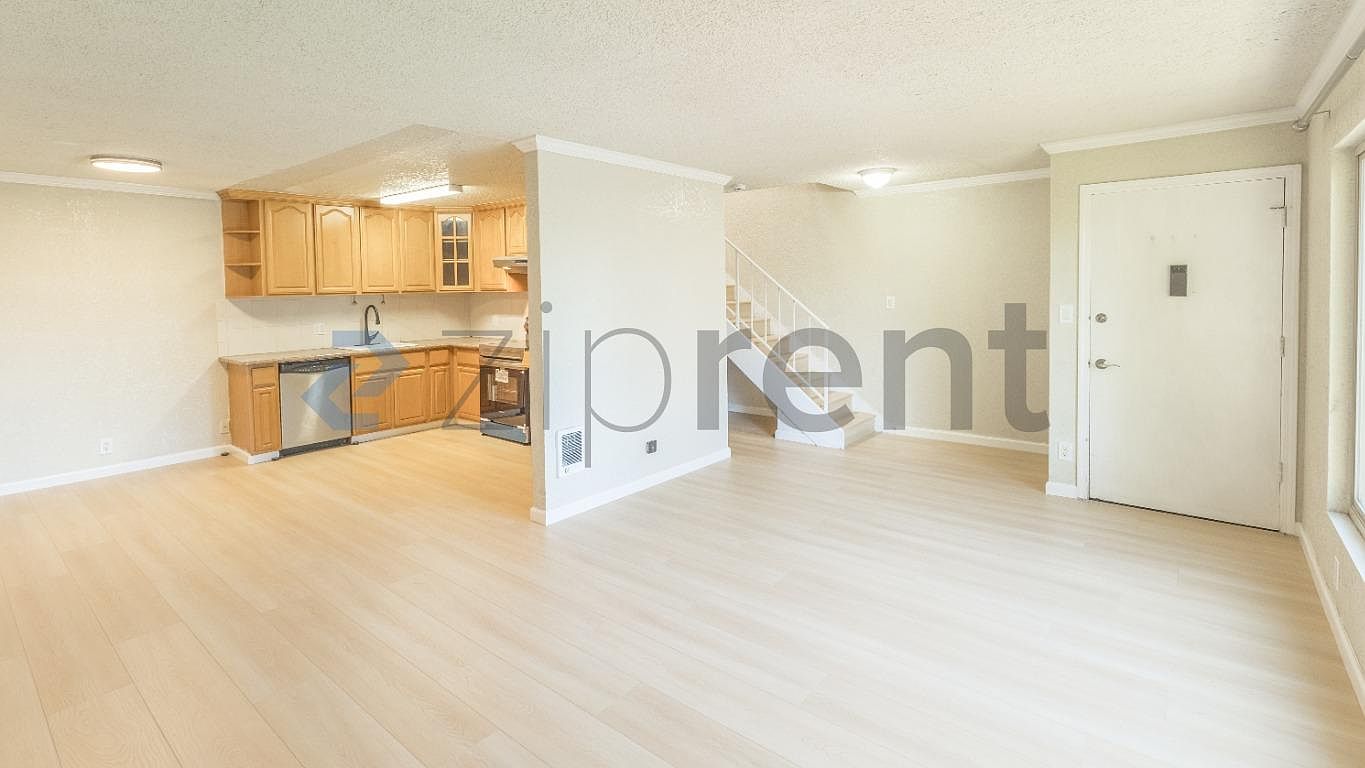 Unit 27 photo 4