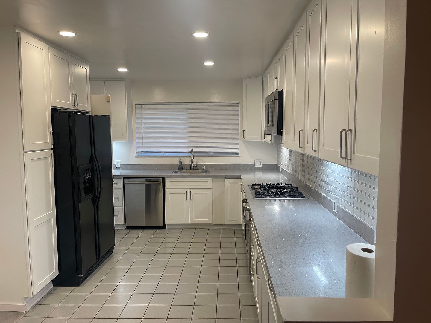 805 Onyx Ct photo 3