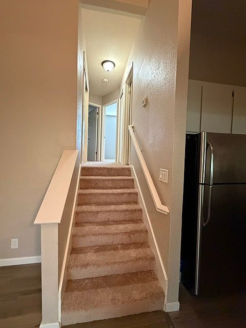 690 Blackford Ct photo 4