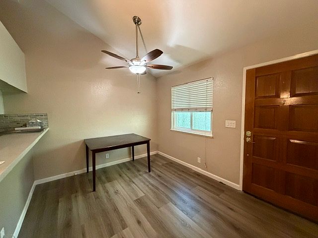 690 Blackford Ct photo 2