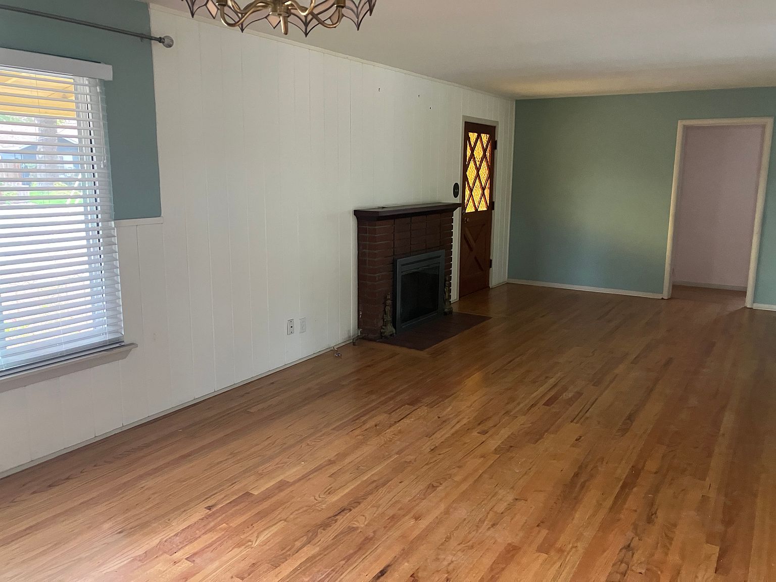 101 N Henry Ave photo 3