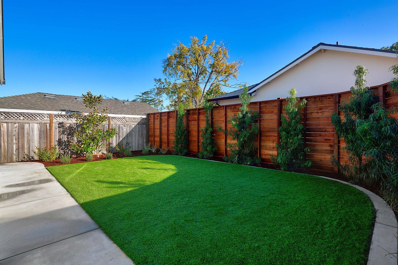 210 Tyler Ave photo 4