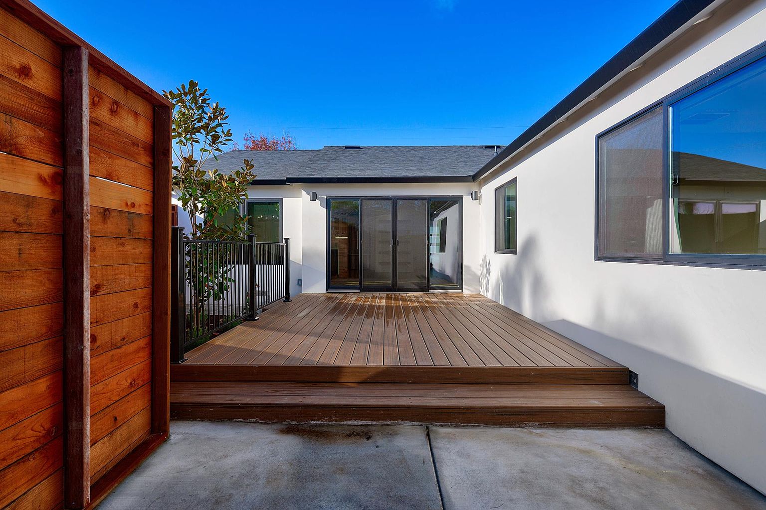 210 Tyler Ave photo 3
