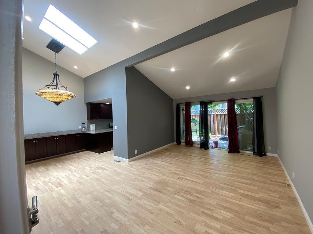 2BR/2BA Townhouse on Merrivale West Sq · San Jose photo 3