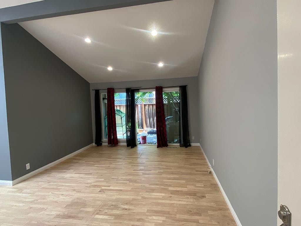 2BR/2BA Townhouse on Merrivale West Sq · San Jose