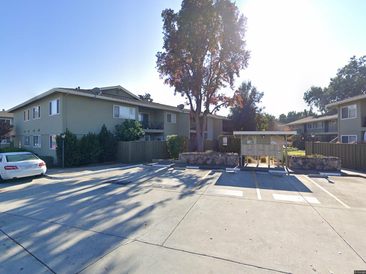 Beautifully Remodeled 2 Bed / 1 Bath Centrally Located San Jose Condo photo 4