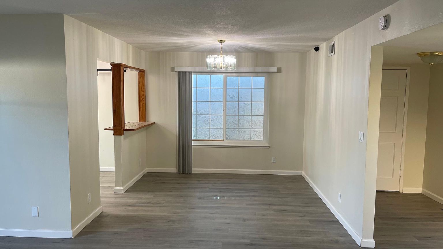 608 Lisa Way photo 3