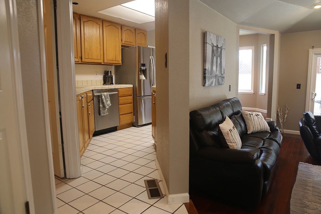406 Darryl Dr photo 3