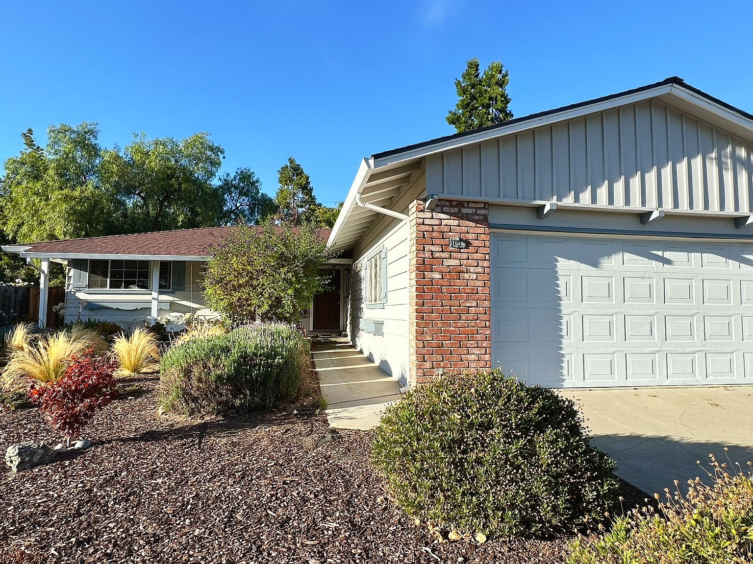 1029 Gloucester Ct photo 2