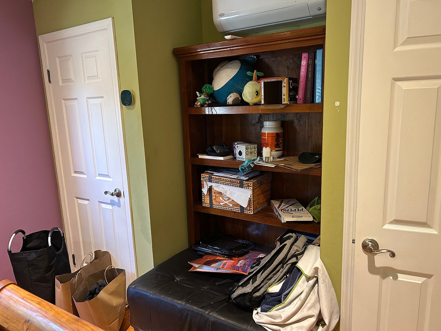 552 Endicott Dr photo 3