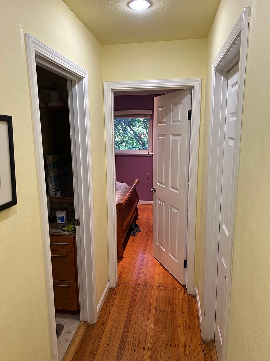 552 Endicott Dr photo 2