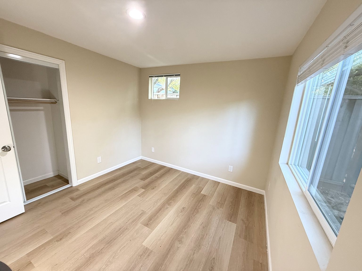 21075 Greenleaf Dr photo 5