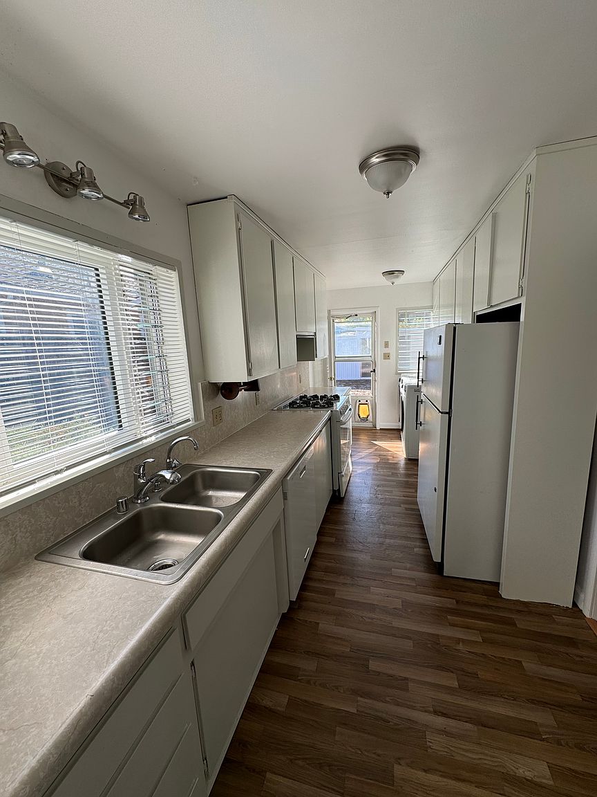 3BR/1BA Apartment on Byrne Ave · Cupertino photo 5